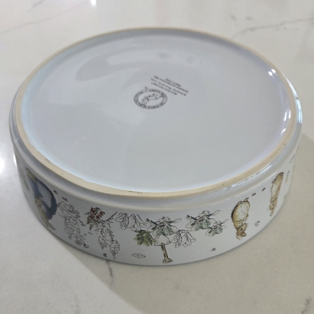 Peter Rabbit Spring Garden Round Casserole Dish - Picture 6 of 13